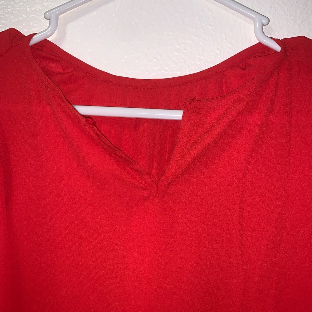 Red blouse size medium - Picture 5 of 5